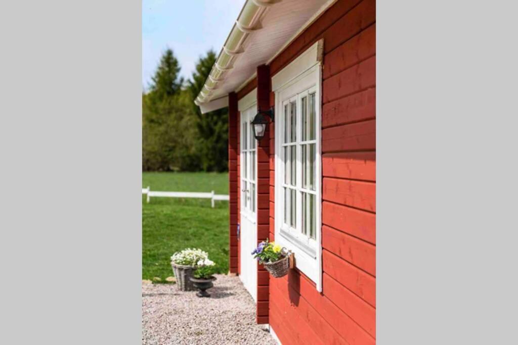 Cozy Cottage Near Lake Hässleholm Εξωτερικό φωτογραφία